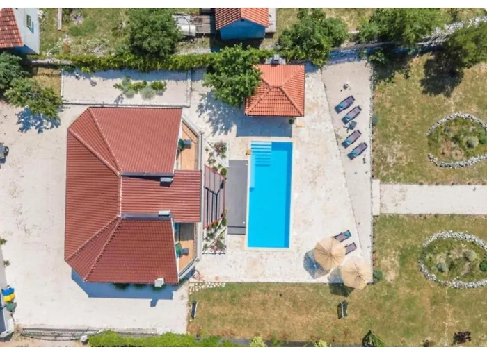 P - Tatil Evi Šibenik